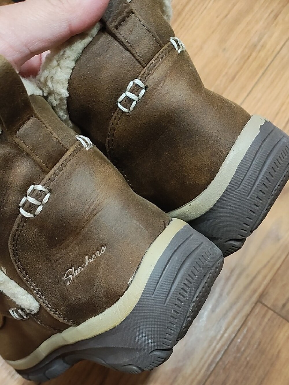 Skechers Women’s Brown Suede Sherpa-Lined Slip-On Boots - Picture 4 of 8